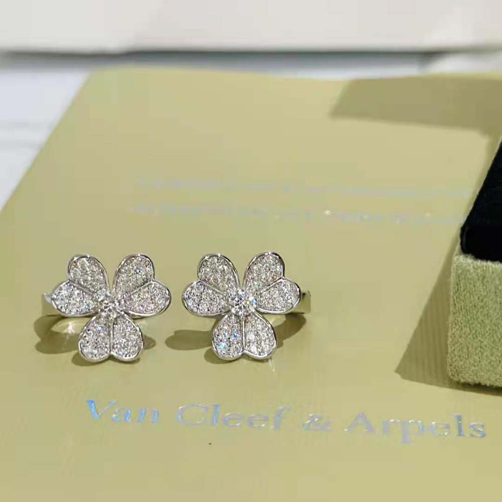 Van Cleef & Arpels Lady Cosmos Earrings Small Model in 18K White Gold (5)