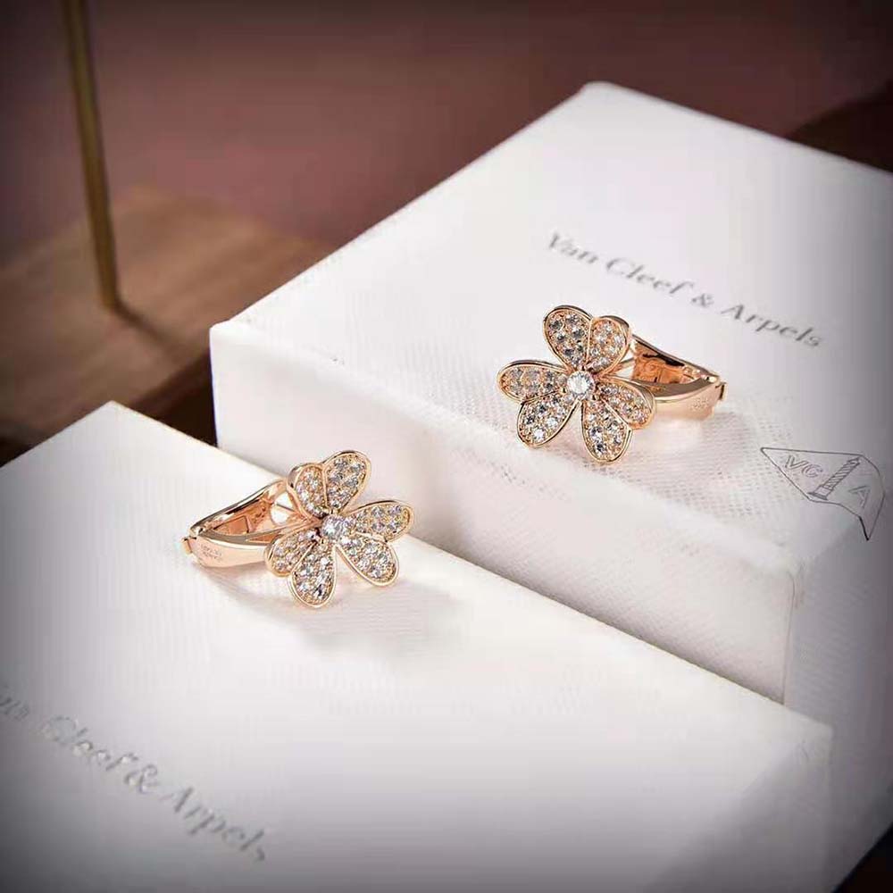 Van Cleef & Arpels Lady Frivole Earrings Small Model in 18K Rose Gold (3)
