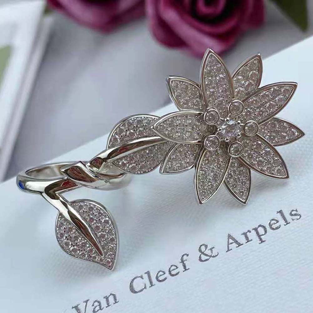 Van Cleef & Arpels Lady Lotus Between the Finger Ring™ in 18K White Gold (12)
