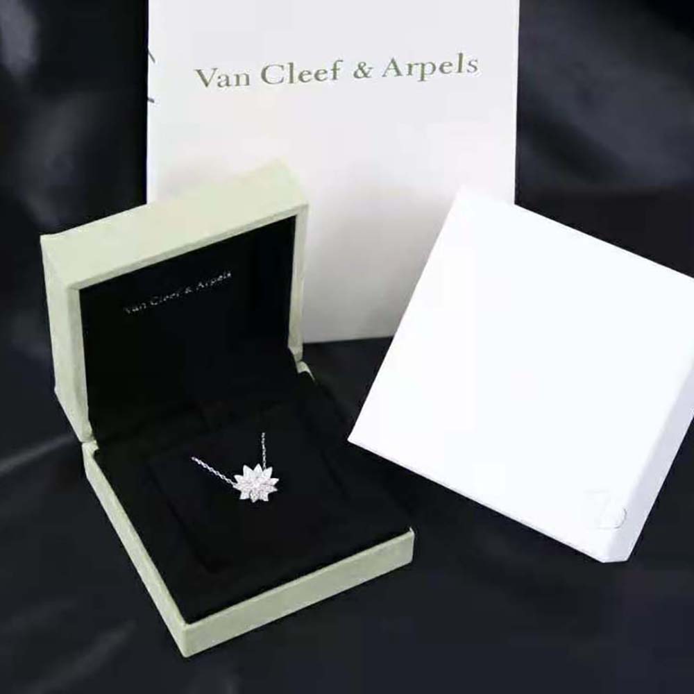 Van Cleef & Arpels Lady Lotus Pendant Small Model in 18K White Gold (4)