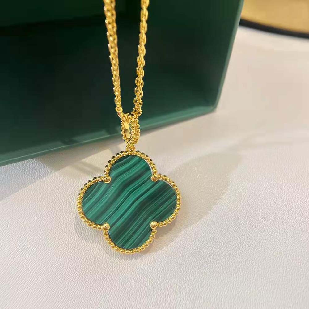 Van Cleef & Arpels Lady Magic Alhambra Long Necklace 1 Motif in 18K Yellow Gold-Green (2)