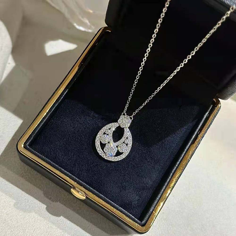 Van Cleef & Arpels Lady Snowflake Pendant Small Model in Platinum (5)