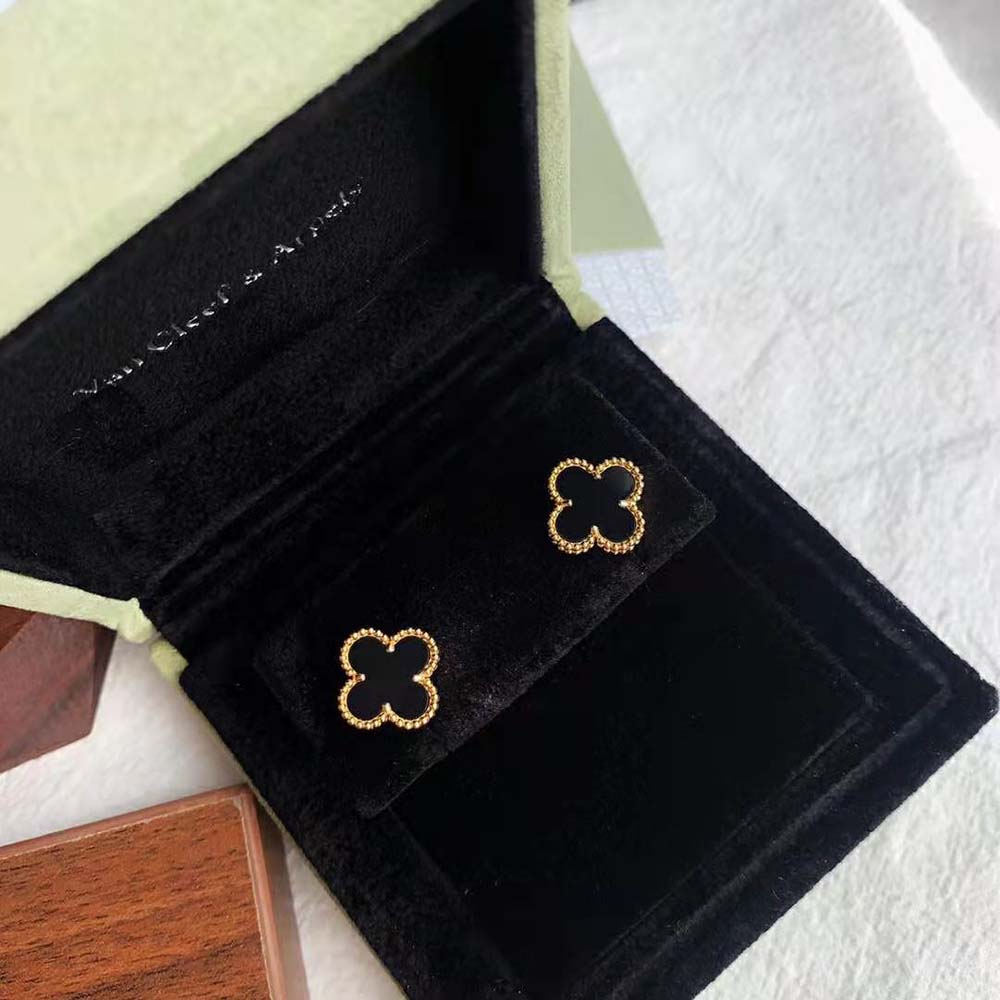 Van Cleef & Arpels Lady Sweet Alhambra Earstuds in 18K Yellow Gold-Black (6)