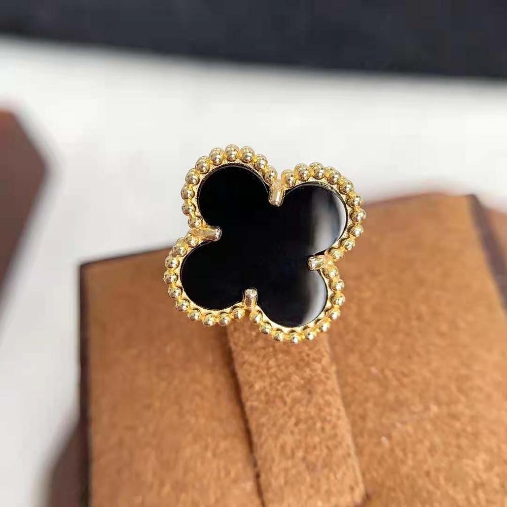 Van Cleef & Arpels Lady Sweet Alhambra Earstuds in 18K Yellow Gold-Black (9)