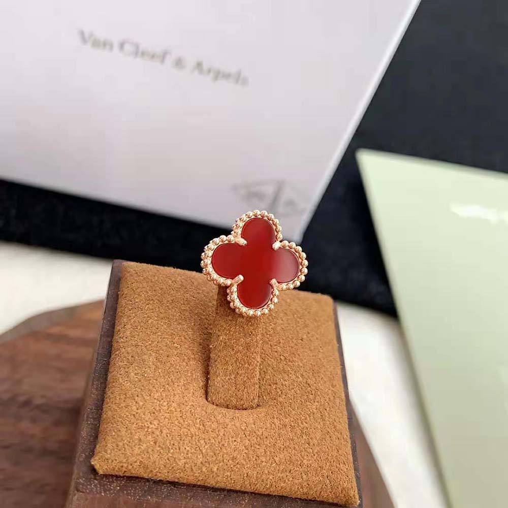 Van Cleef & Arpels Lady Sweet Alhambra Earstuds in 18K Yellow Gold-Red (7)