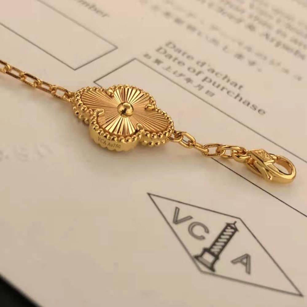 Van Cleef & Arpels Lady Vintage Alhambra Bracelet 5 Motifs in 18K Yellow Gold (7)