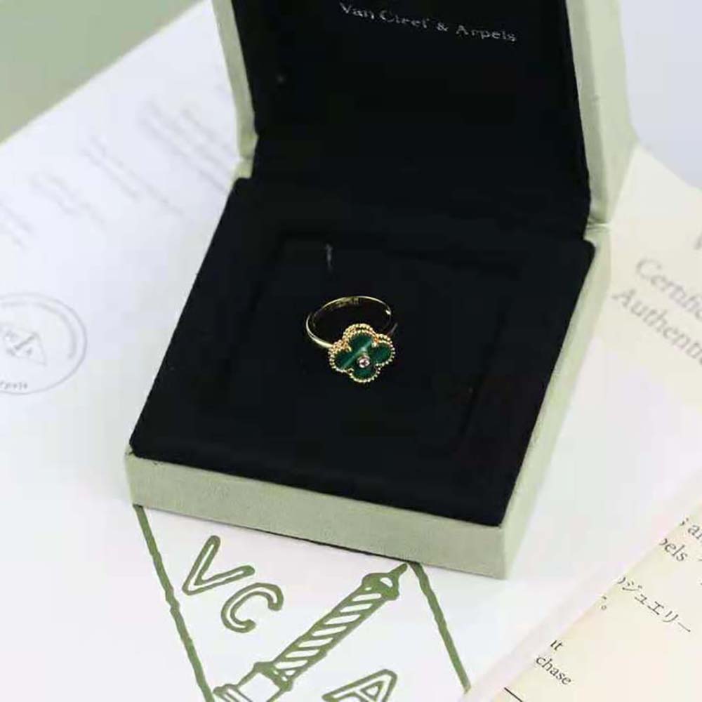 Van Cleef & Arpels Lady Vintage Alhambra Ring in 18K Yellow Gold-Green (4)