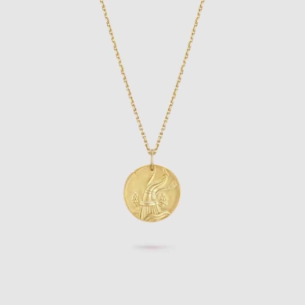 Van Cleef & Arpels Lady Zodiaque Medal Aquarii in 18K Yellow Gold (1)