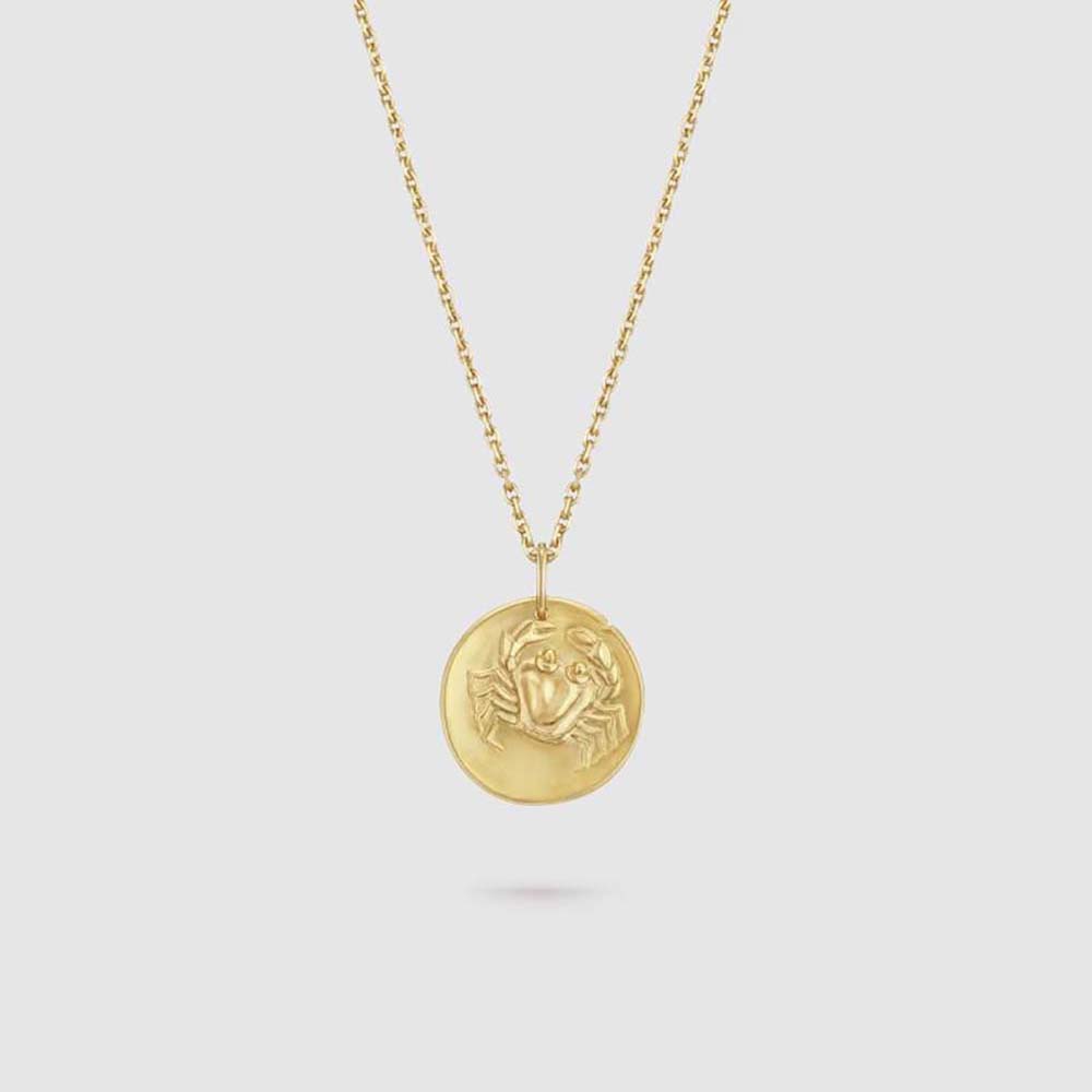 Van Cleef & Arpels Lady Zodiaque Medal Cancri in 18K Yellow Gold