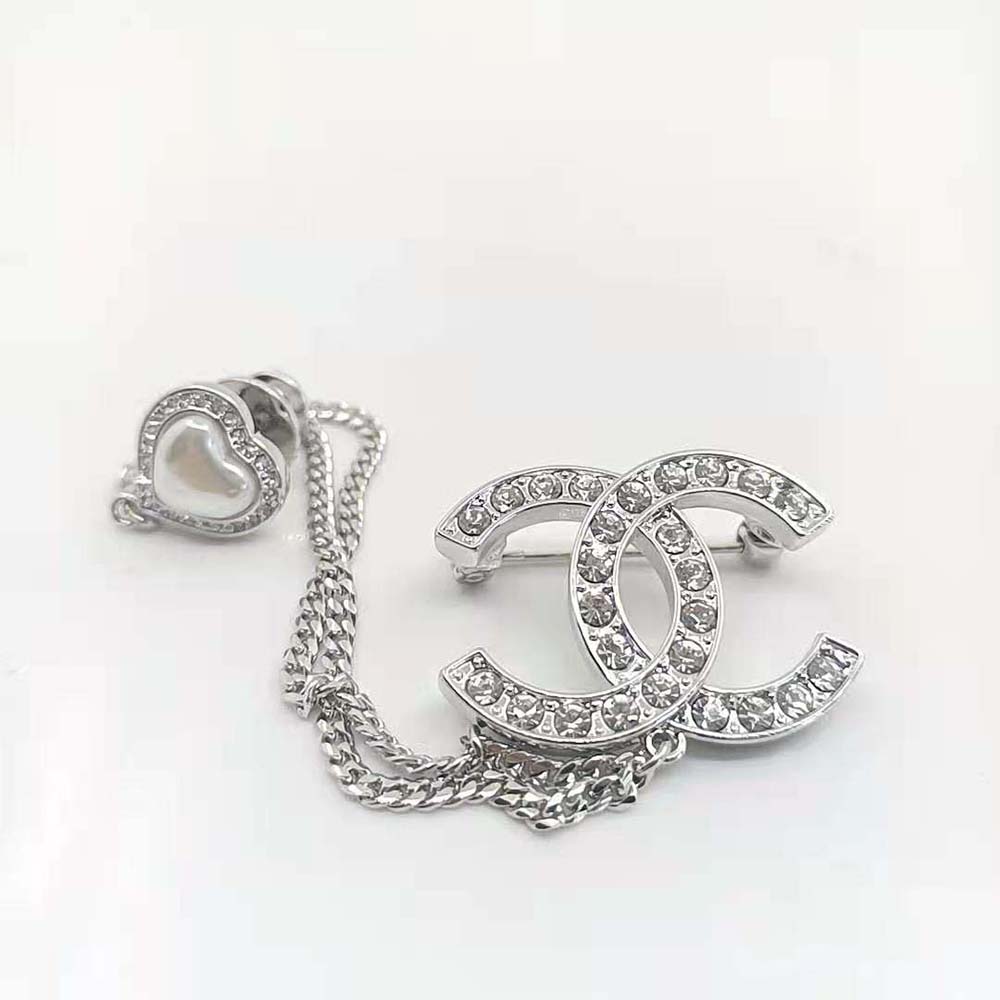 Chanel Women Brooch in Metal and Strass (5)