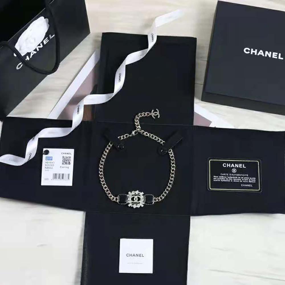 Chanel Women Choker in Metal Resin & Strass (3)
