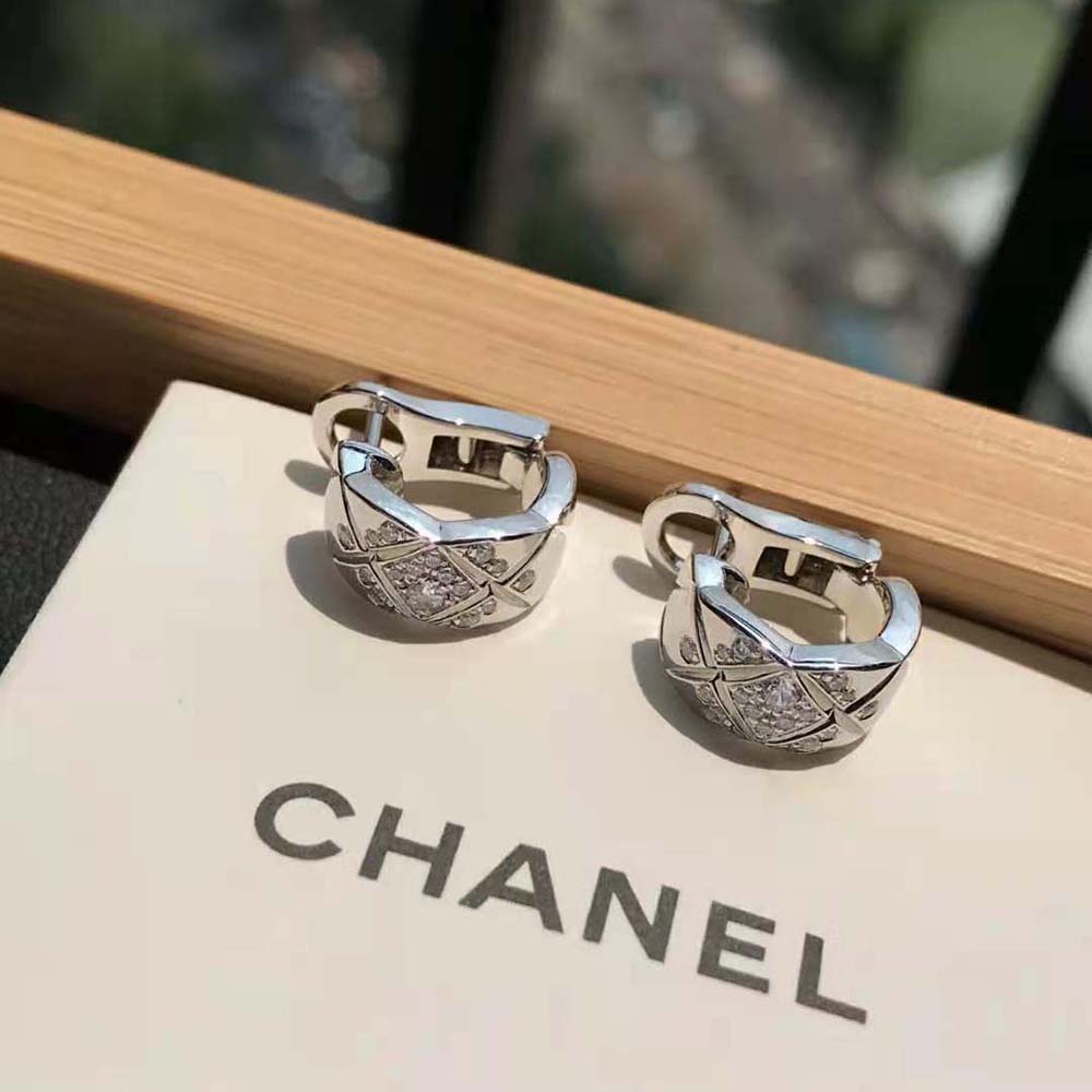 Chanel Women CoCo Crush Earrings in 18K White Gold (3)