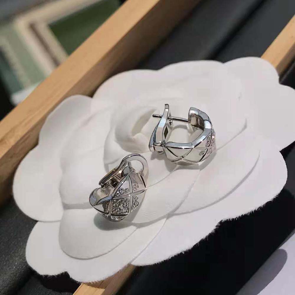 Chanel Women CoCo Crush Earrings in 18K White Gold (6)