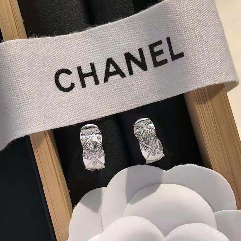 Chanel Women CoCo Crush Earrings in 18K White Gold (7)