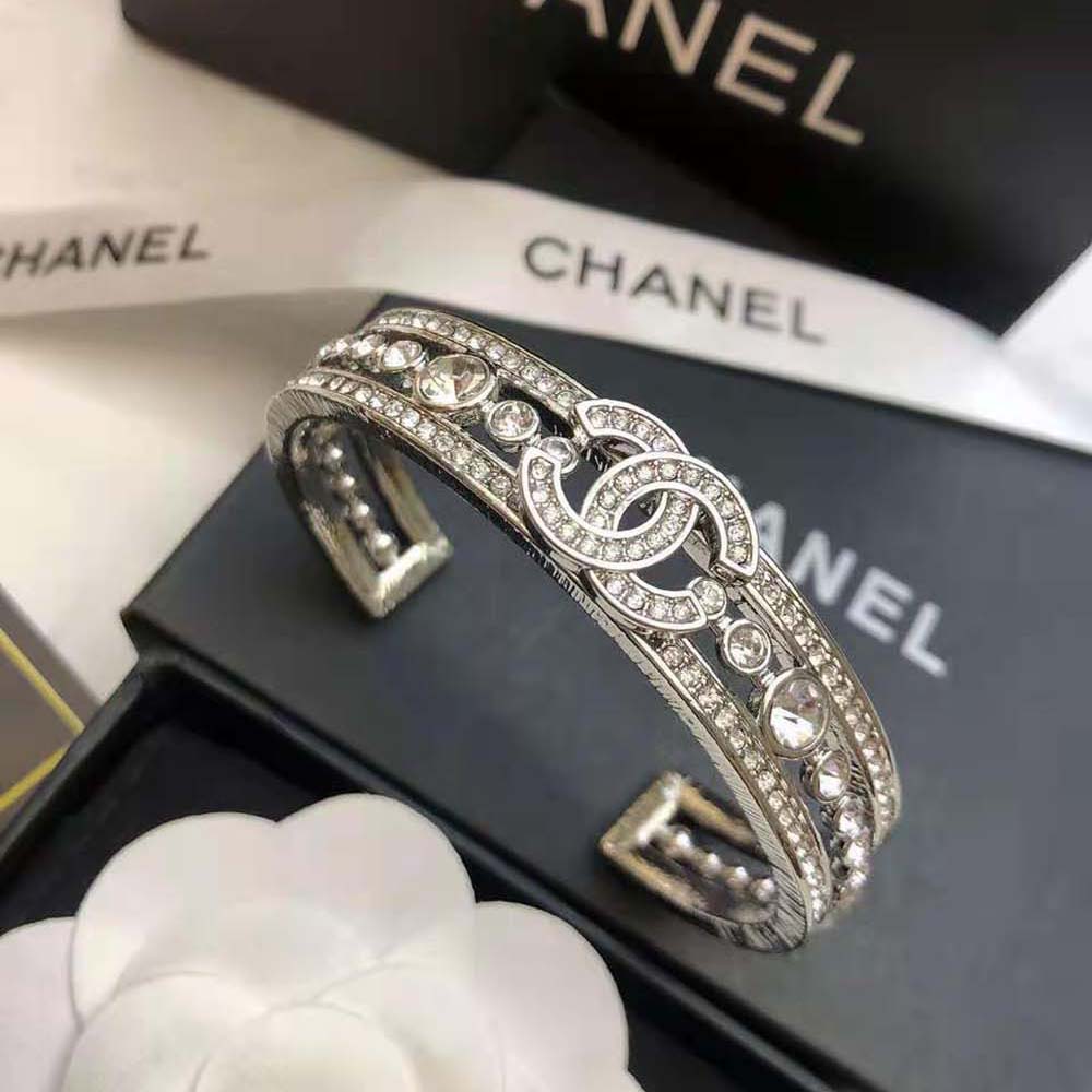 Chanel Women Cuff in Metal & Strass (9)