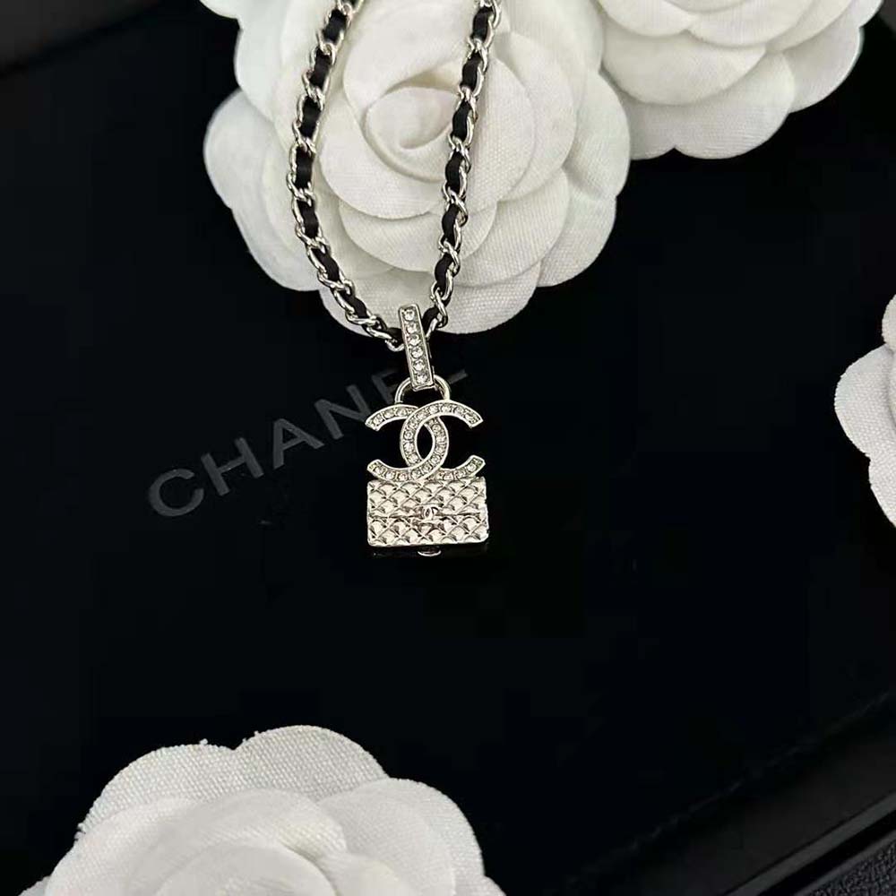 Chanel Women Necklace in Metal Calfskin and Strass (3)