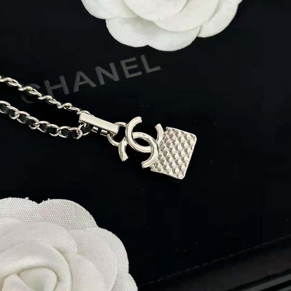 Chanel Women Necklace in Metal Calfskin and Strass (4)