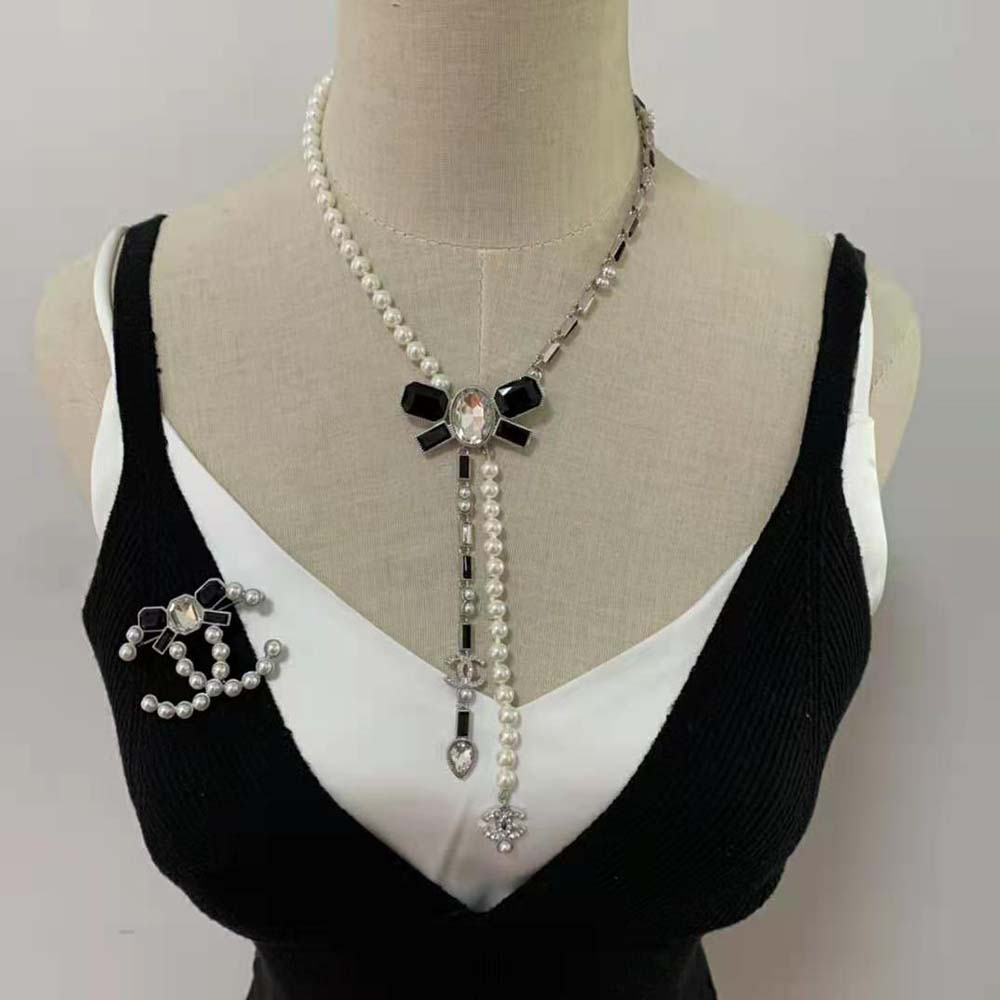 Chanel Women Necklace in Metal Glass Pearls and Strass (2)