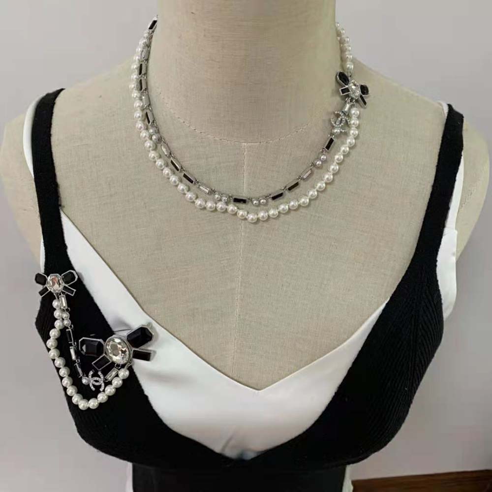 Chanel Women Necklace in Metal Glass Pearls and Strass (3)