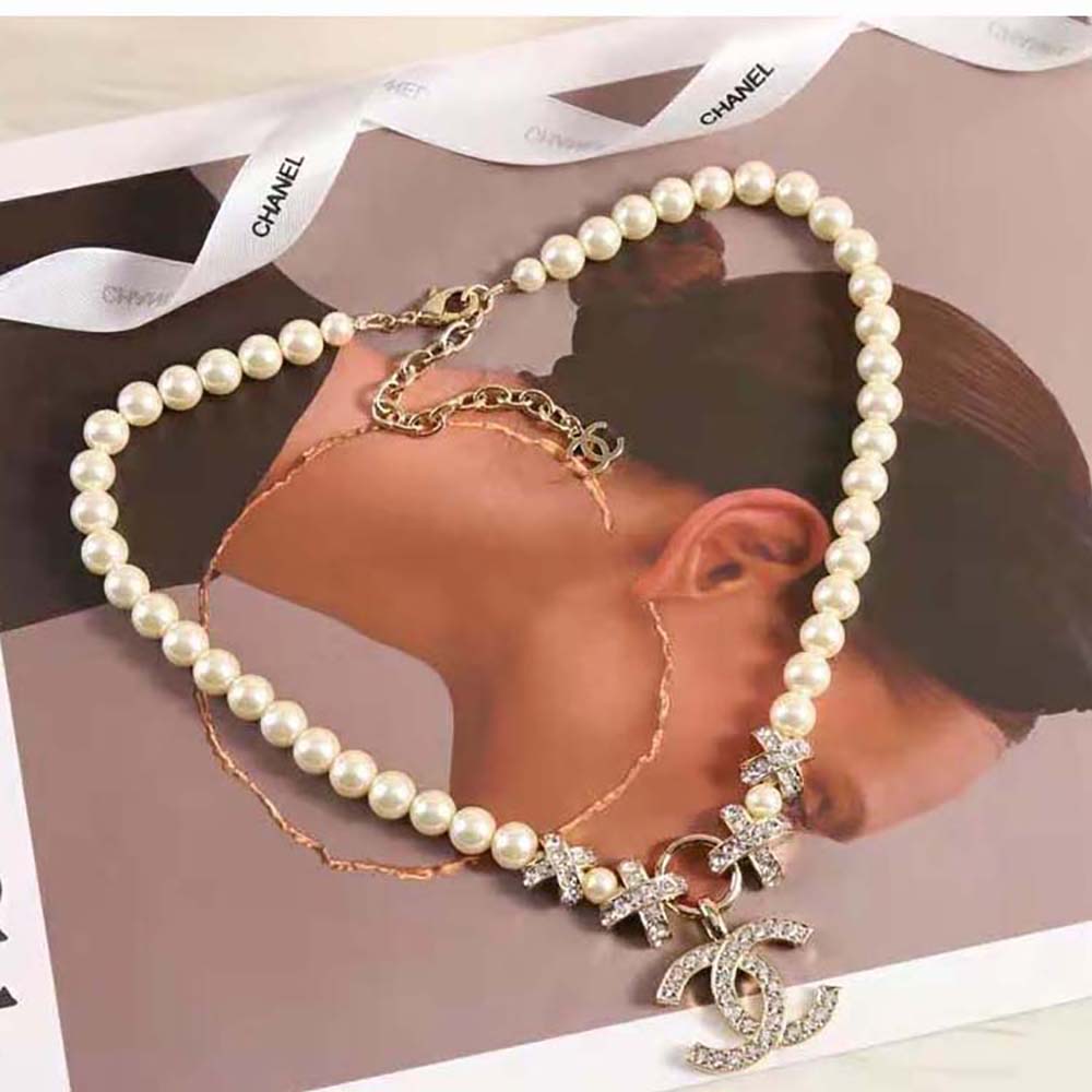 Chanel Women Pendant Earrings in Metal Glass Pearls & Strass (2)