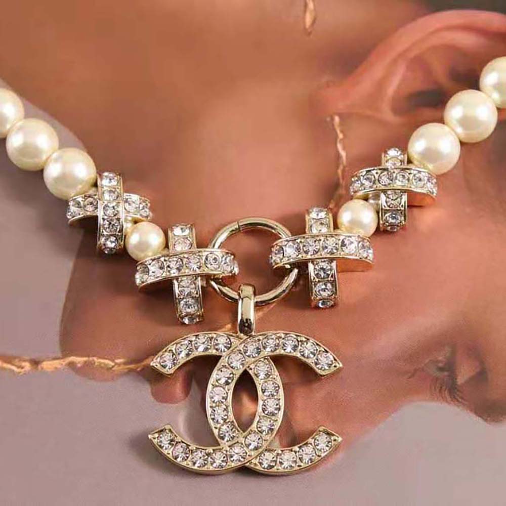 Chanel Women Pendant Earrings in Metal Glass Pearls & Strass (3)