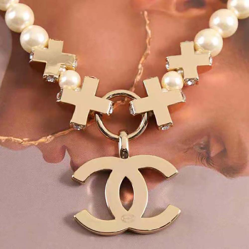 Chanel Women Pendant Earrings in Metal Glass Pearls & Strass (4)