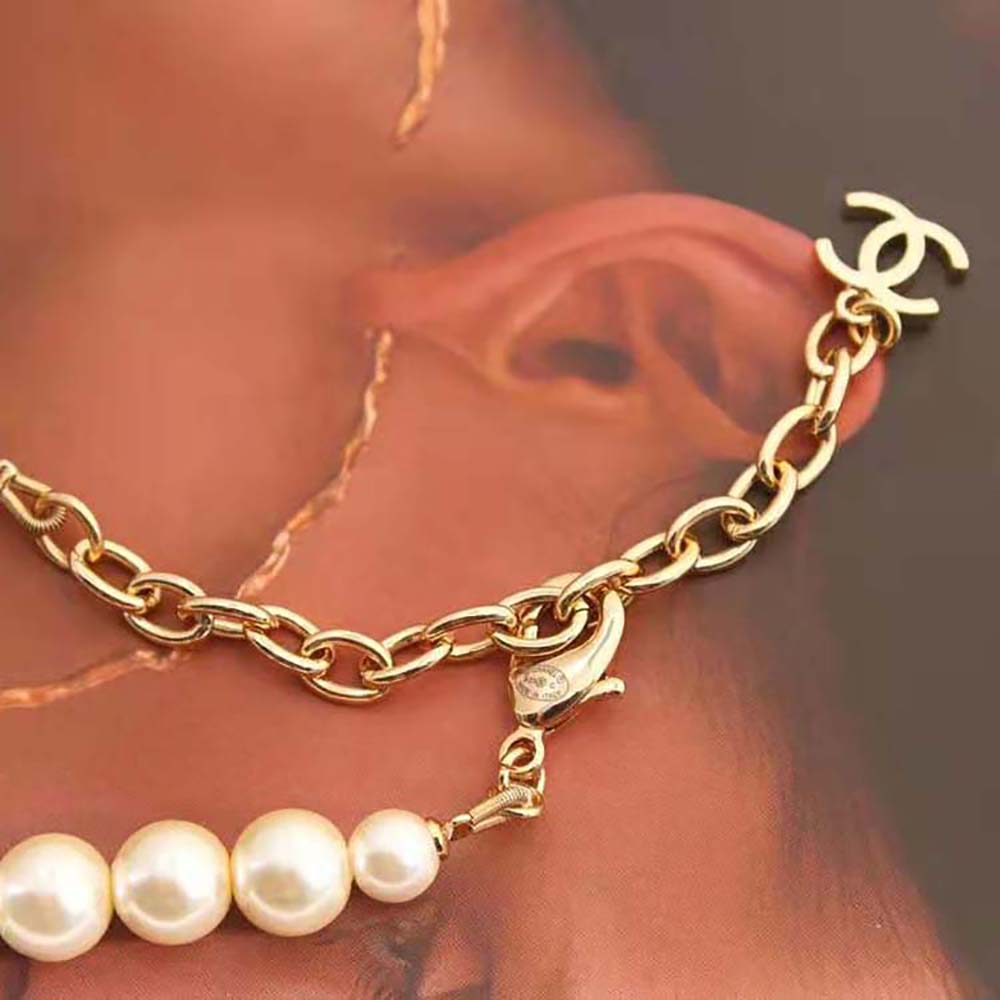 Chanel Women Pendant Earrings in Metal Glass Pearls & Strass (6)