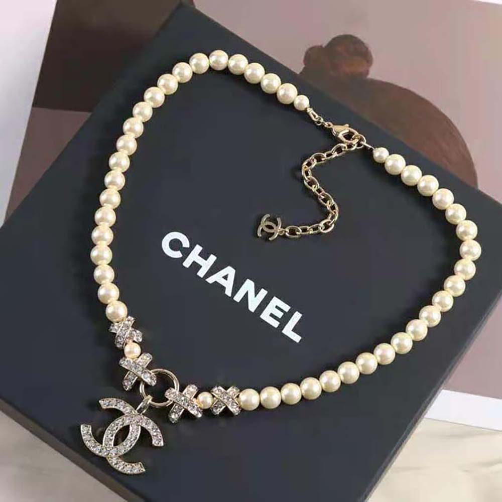 Chanel Women Pendant Earrings in Metal Glass Pearls & Strass (7)
