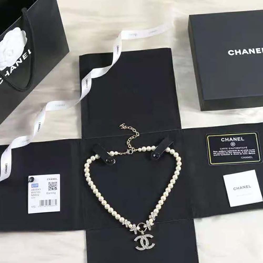 Chanel Women Pendant Earrings in Metal Glass Pearls & Strass (8)