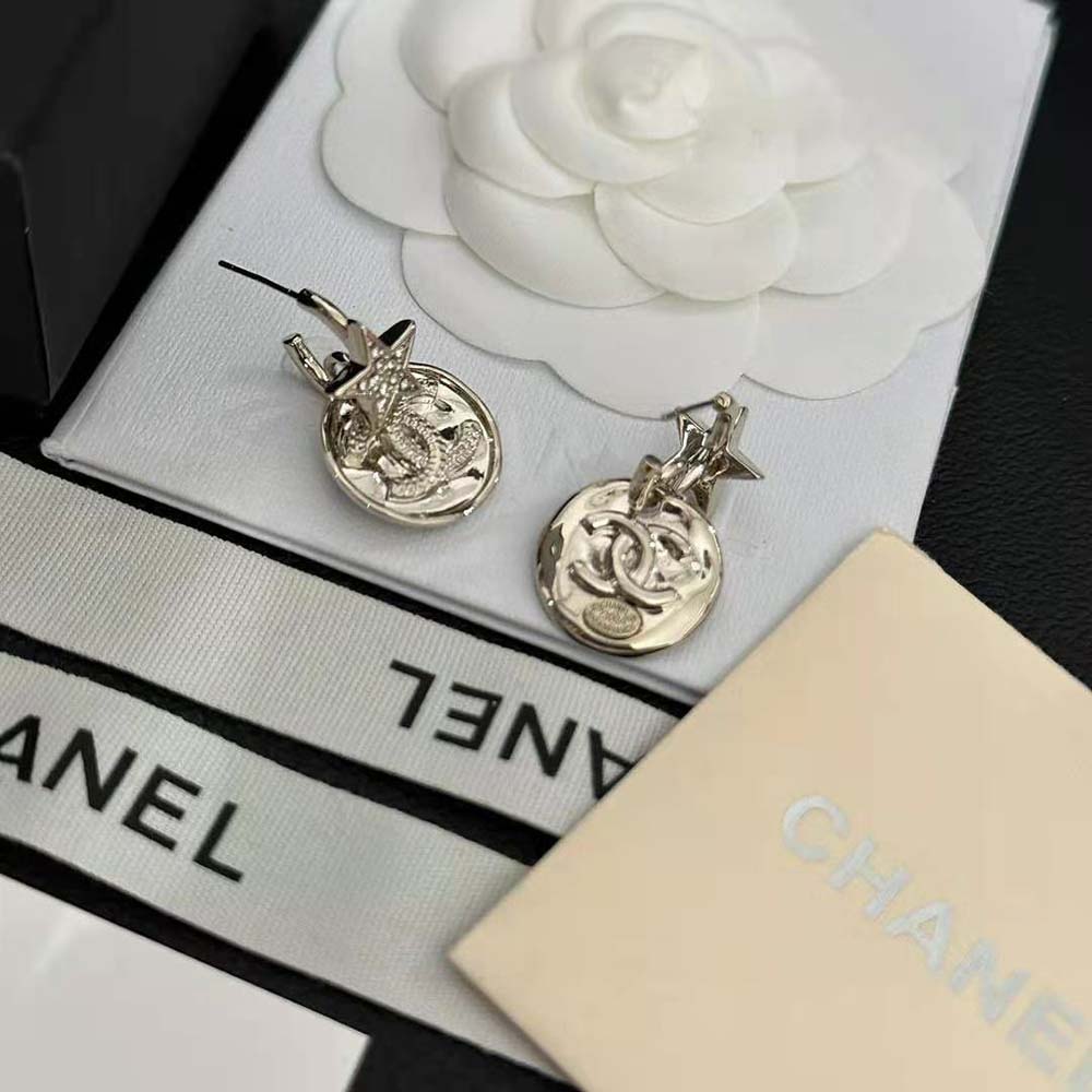 Chanel Women Pendant Earrings in Metal and Strass (5)