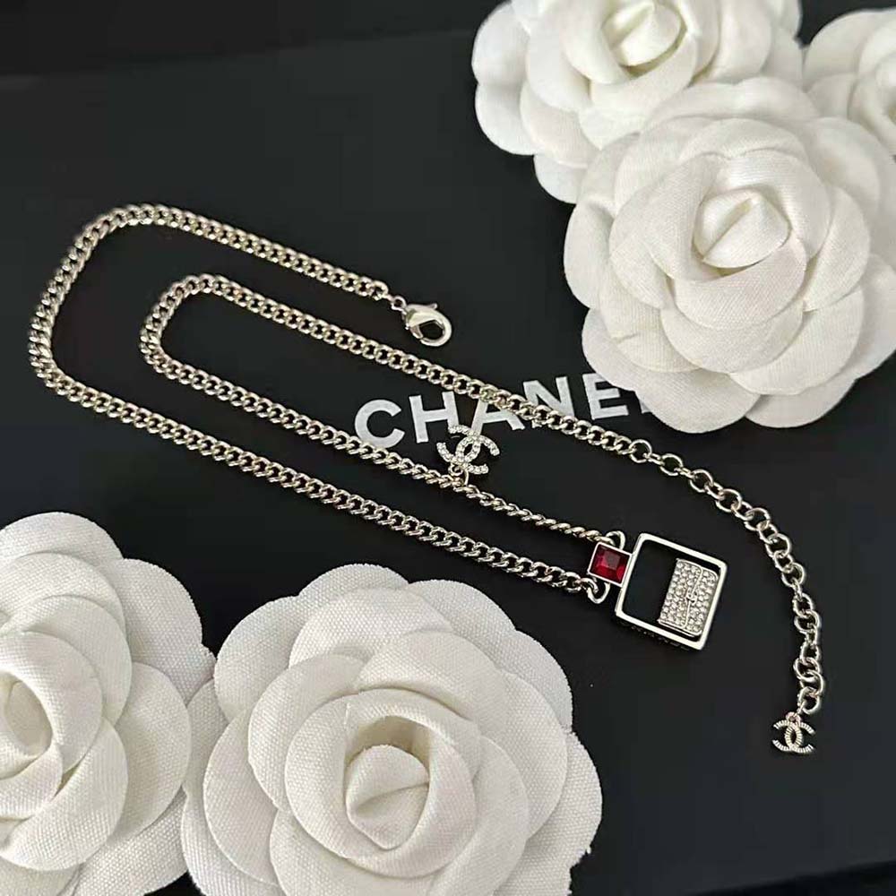 Chanel Women Pendant Necklace in Metal and Strass (5)