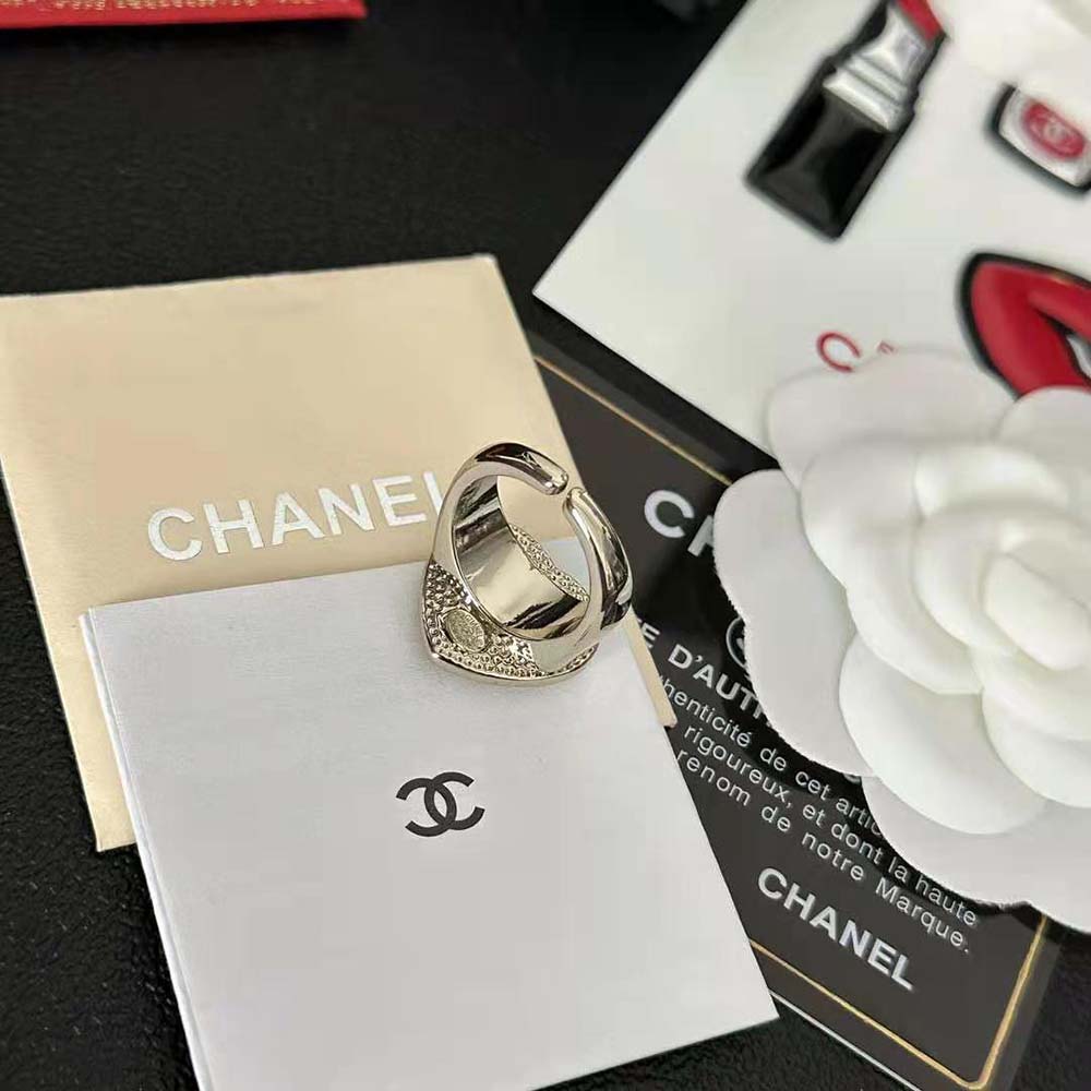 Chanel Women Ring in Metal and Strass (5)