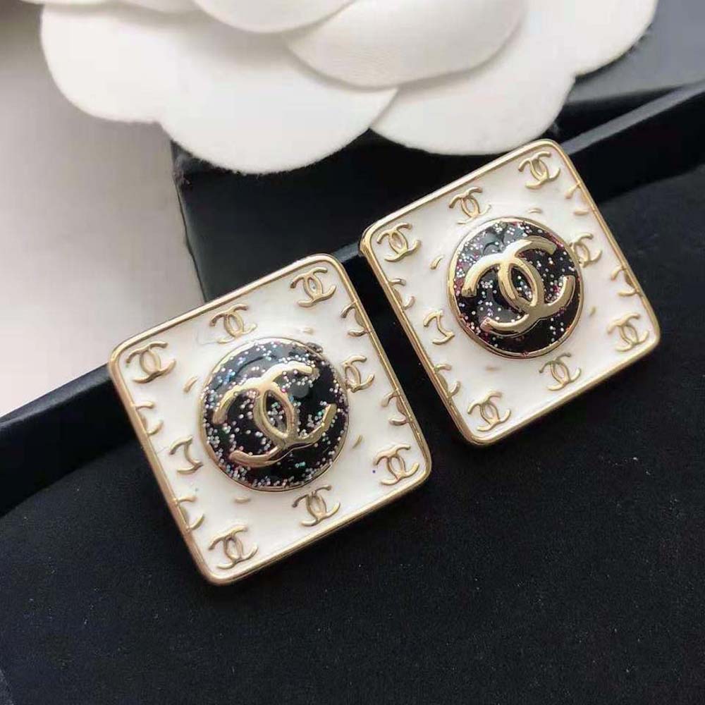 Chanel Women Stud Earrings in Metal (4)