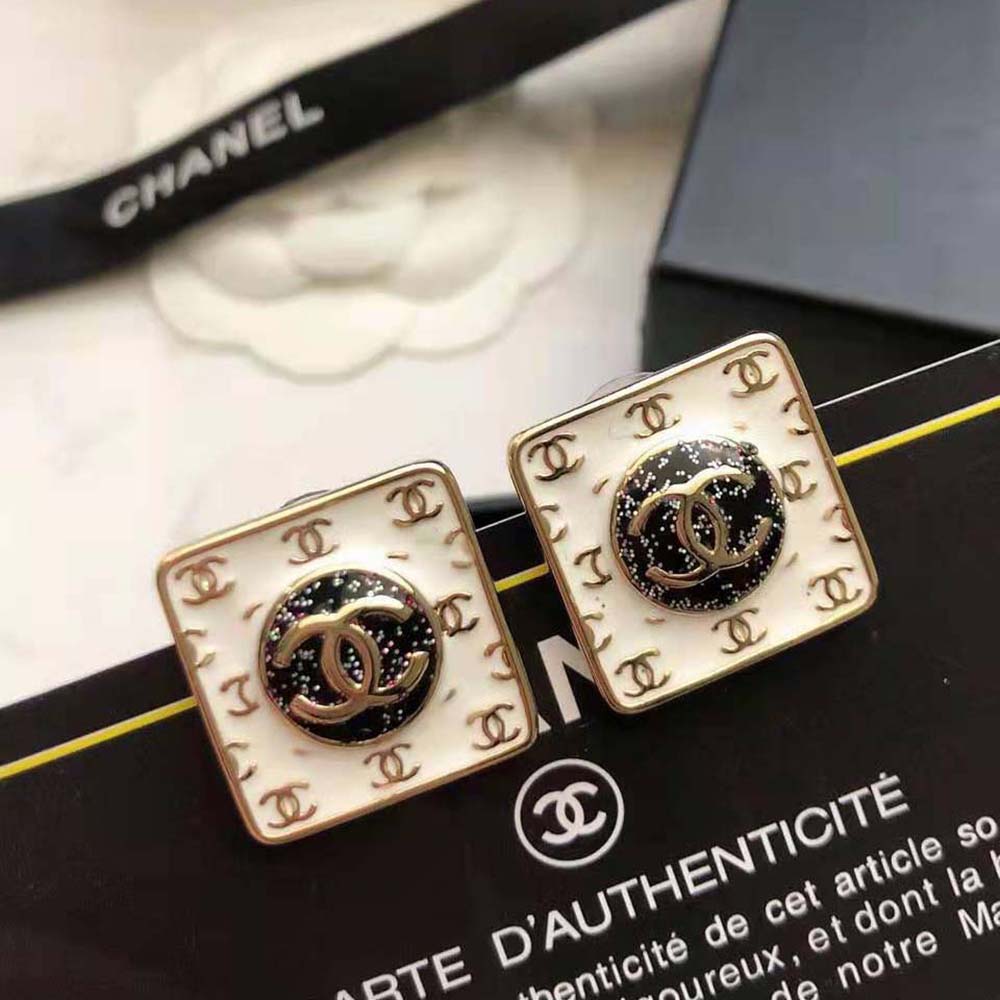 Chanel Women Stud Earrings in Metal (7)