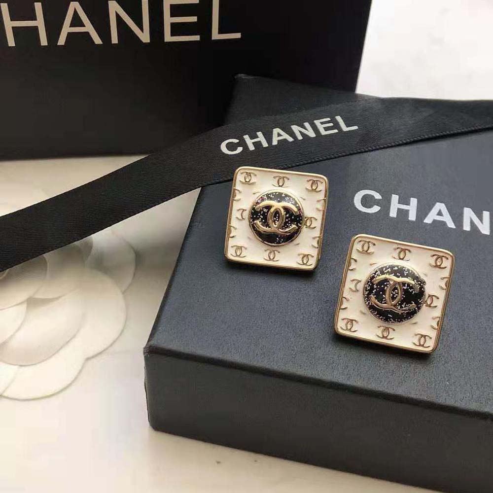 Chanel Women Stud Earrings in Metal (8)