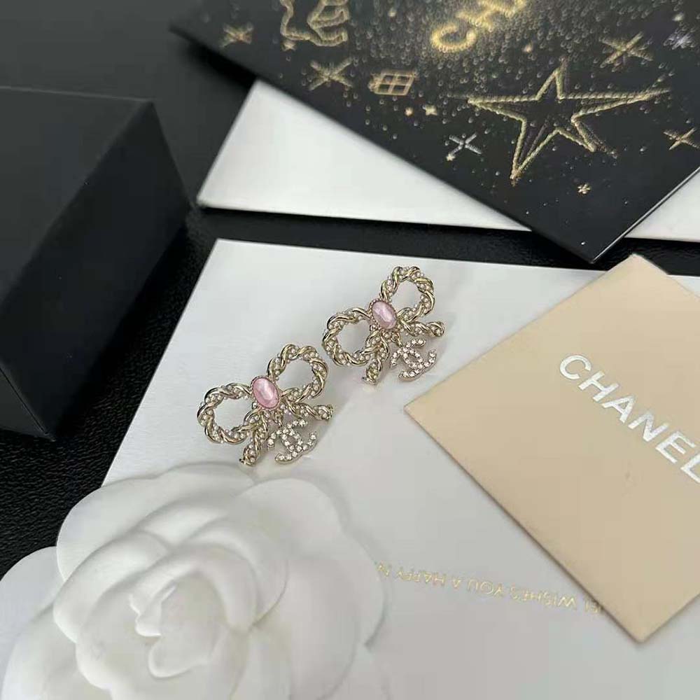 Chanel Women Stud Earrings in Metal Glass Pearls and Strass (2)