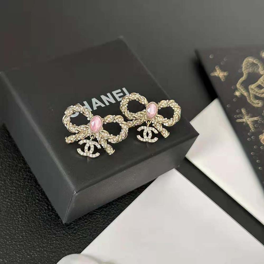 Chanel Women Stud Earrings in Metal Glass Pearls and Strass (5)