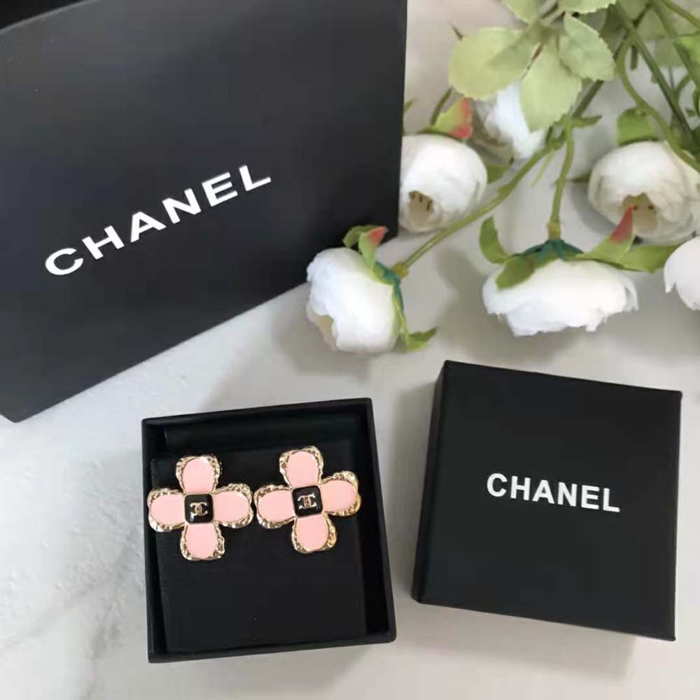 Chanel Women Stud Earrings in Metal and Resin (2)