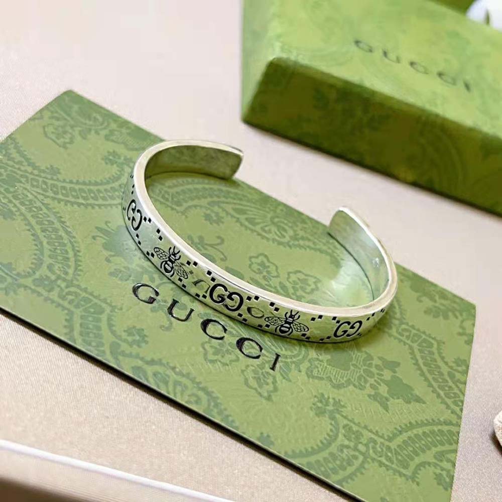 Gucci Women GG and Bee Engraved Cuff Bracelet (3)