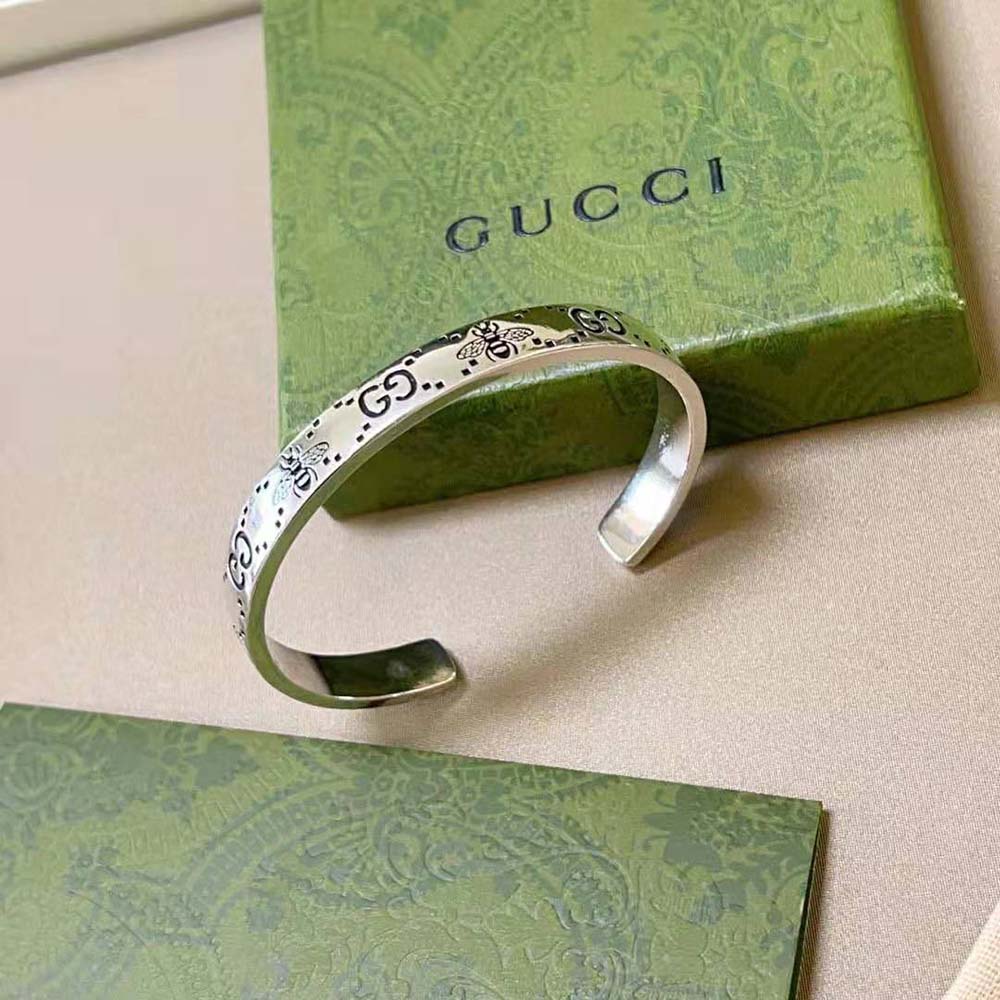 Gucci Women GG and Bee Engraved Cuff Bracelet (4)