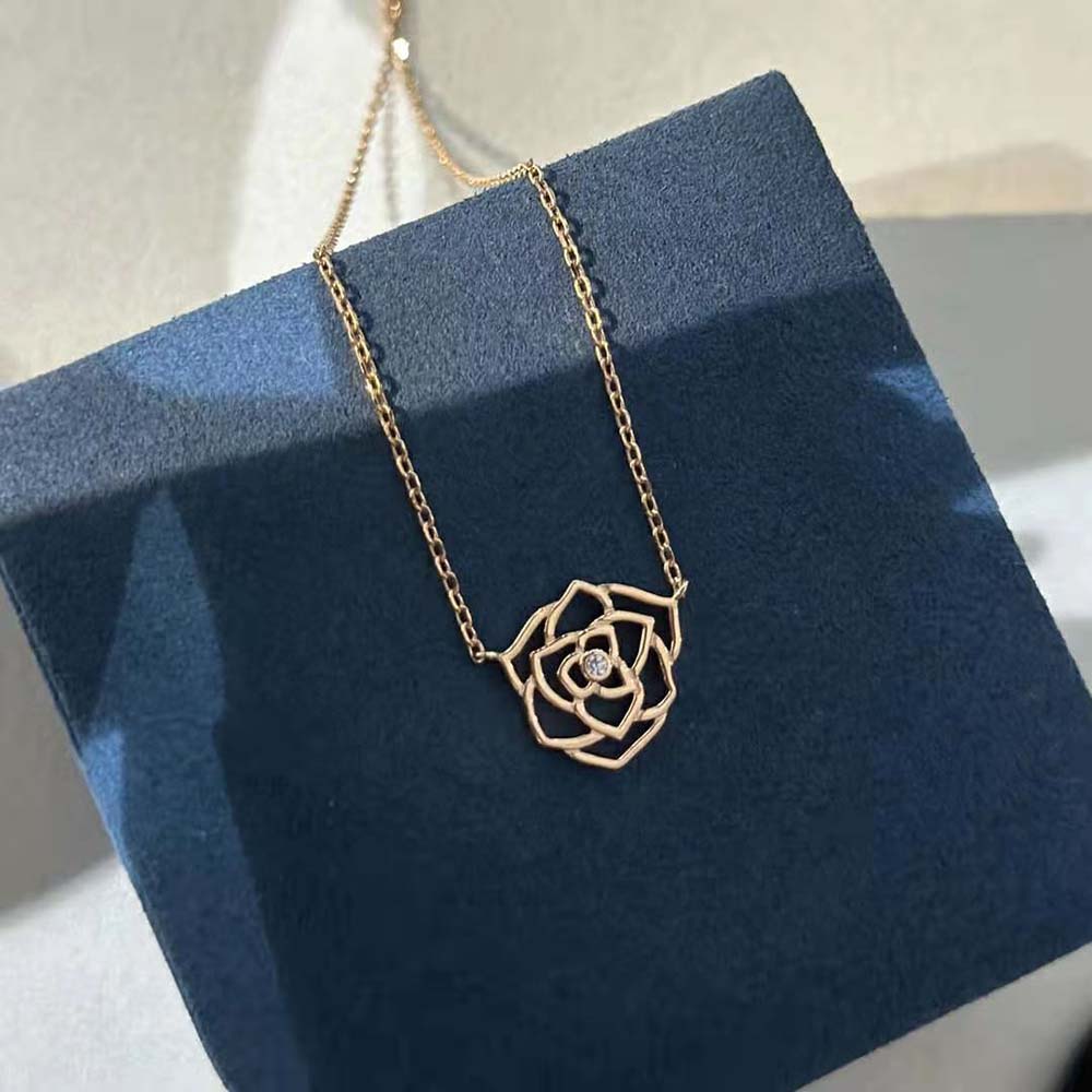 Piaget Women Rose Pendant in 18K Rose Gold with Diamonds (6)