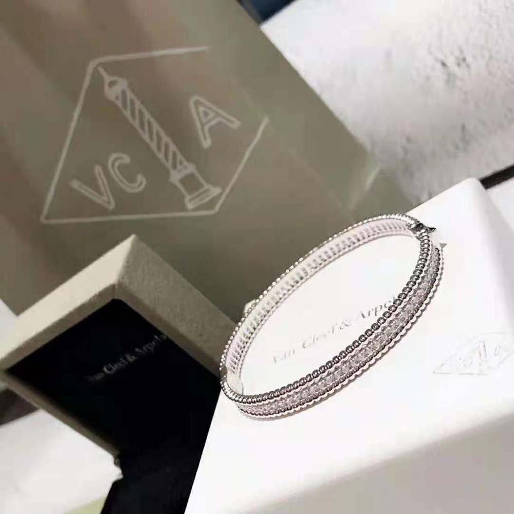 Van Cleef & Arpels Lady Perlée Diamonds Bracelet 1 Row Medium Model (4)