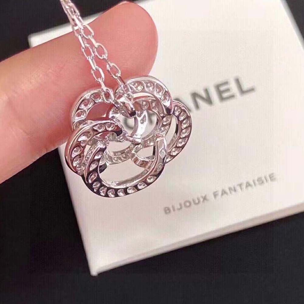 Chanel Women Fil De Camélia Necklace in 18K White Gold (6)