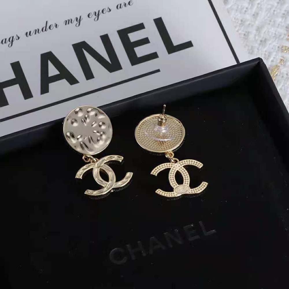 Chanel Women Pendant in Metal Gold (4)