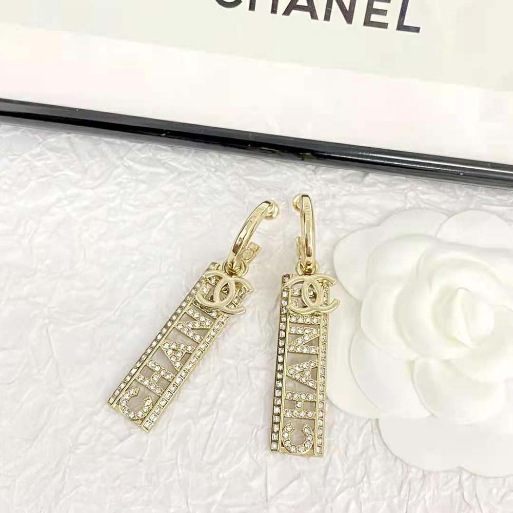 Chanel Women Pendant in Metal and Diamantés (6)