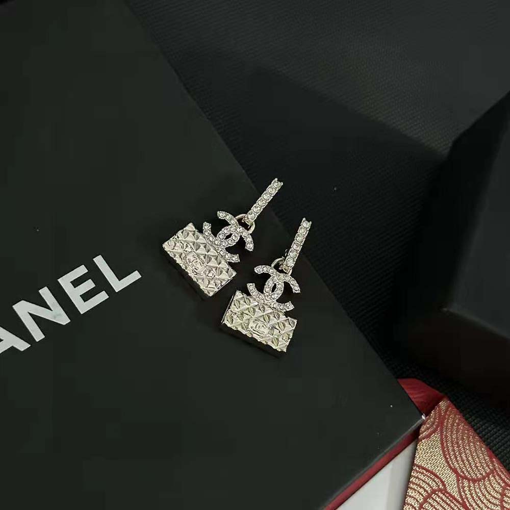 Chanel Women Pendant in Metal and Diamantés (6)