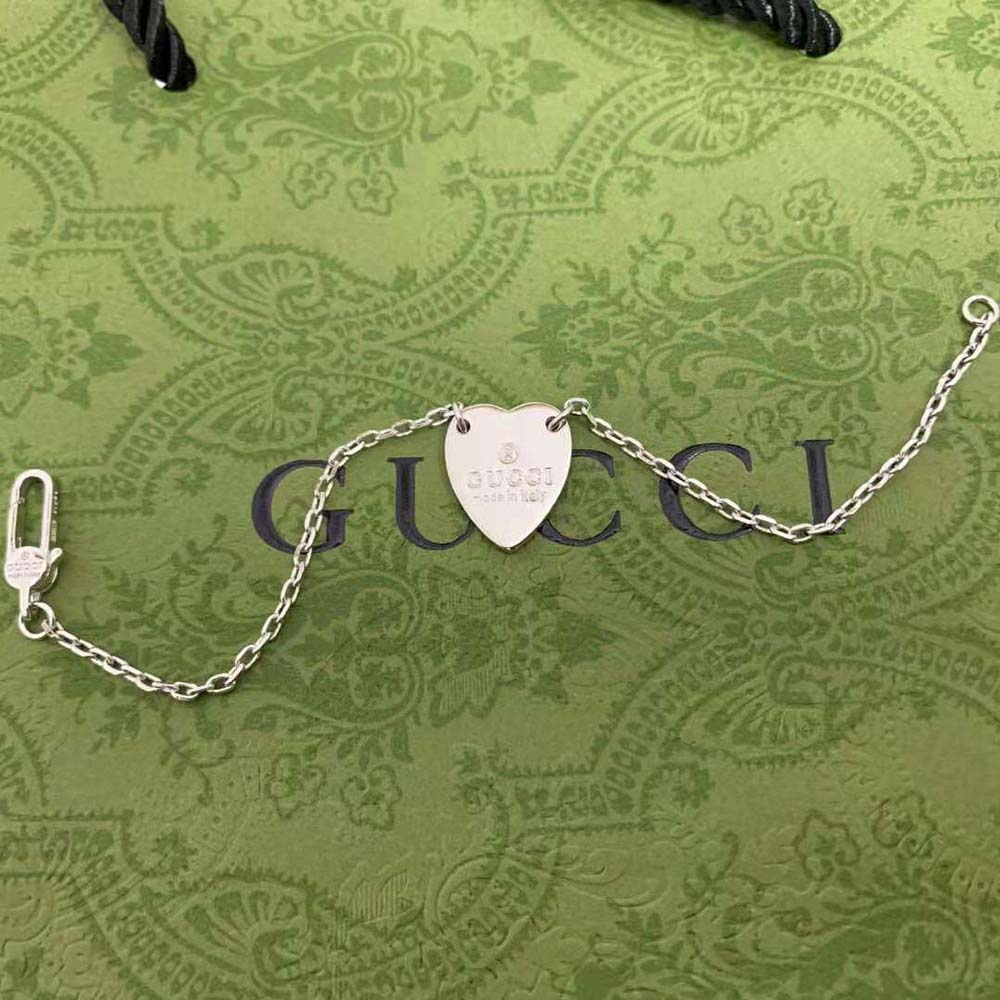 Gucci Unisex Trademark Bracelet with Heart Pendant (10)