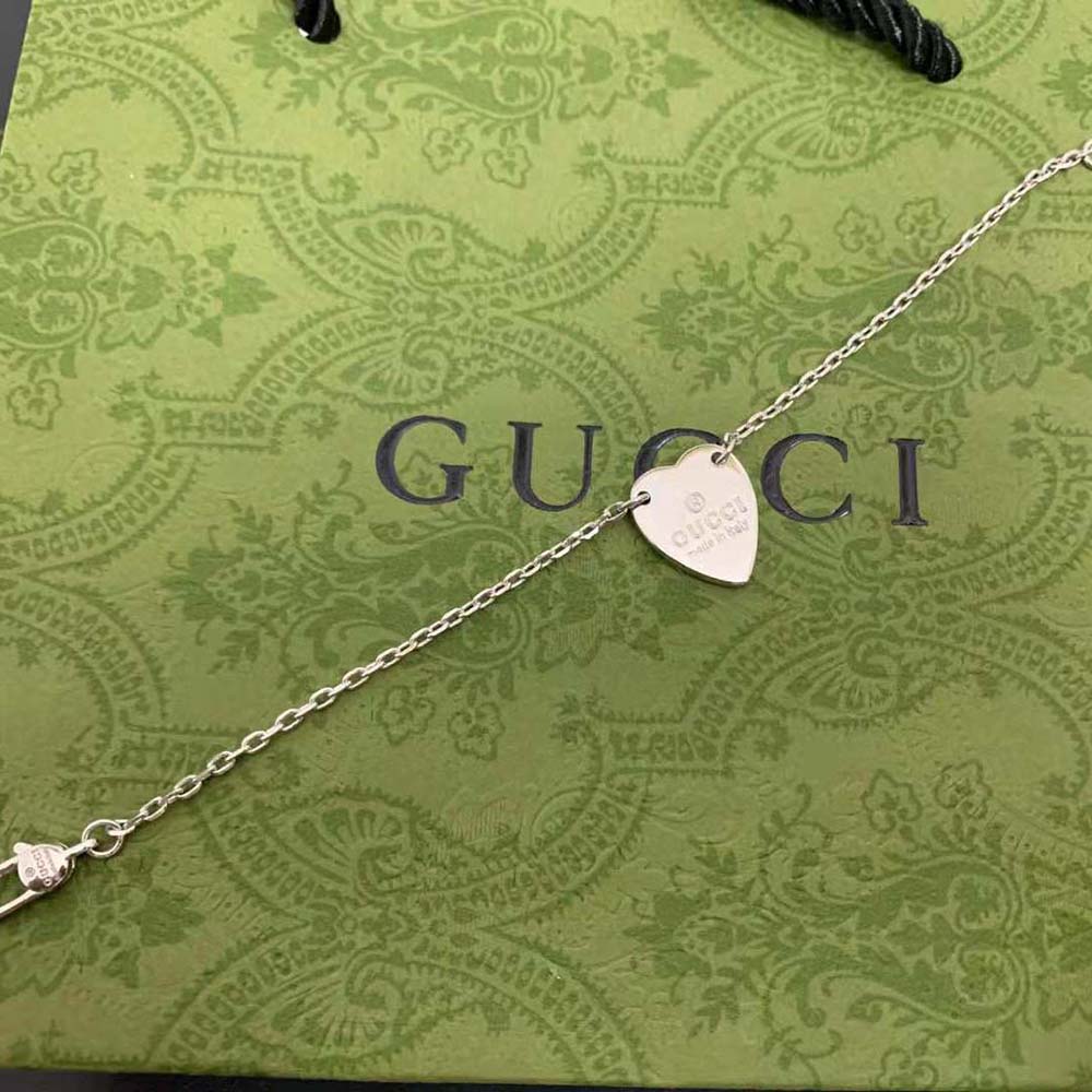 Gucci Unisex Trademark Bracelet with Heart Pendant (6)