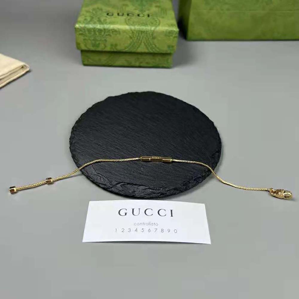 Gucci Women Link to Love Bracelet with ‘Gucci’ Bar in Yellow Gold (6)