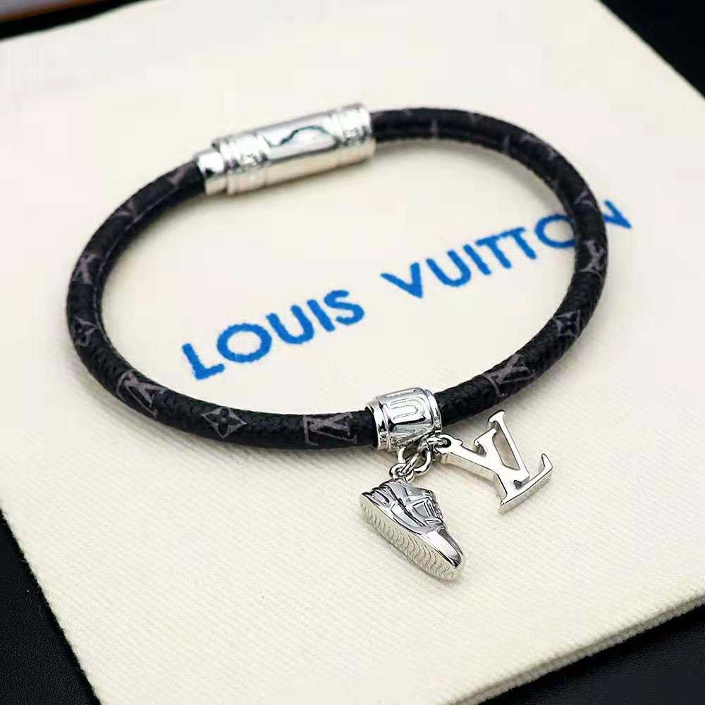 Louis Vuitton Men LV Icon Trainer Leather Bracelet (2)